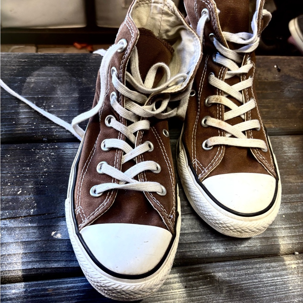 Brown and white Converse trainers #Converse Women 7.5good condition